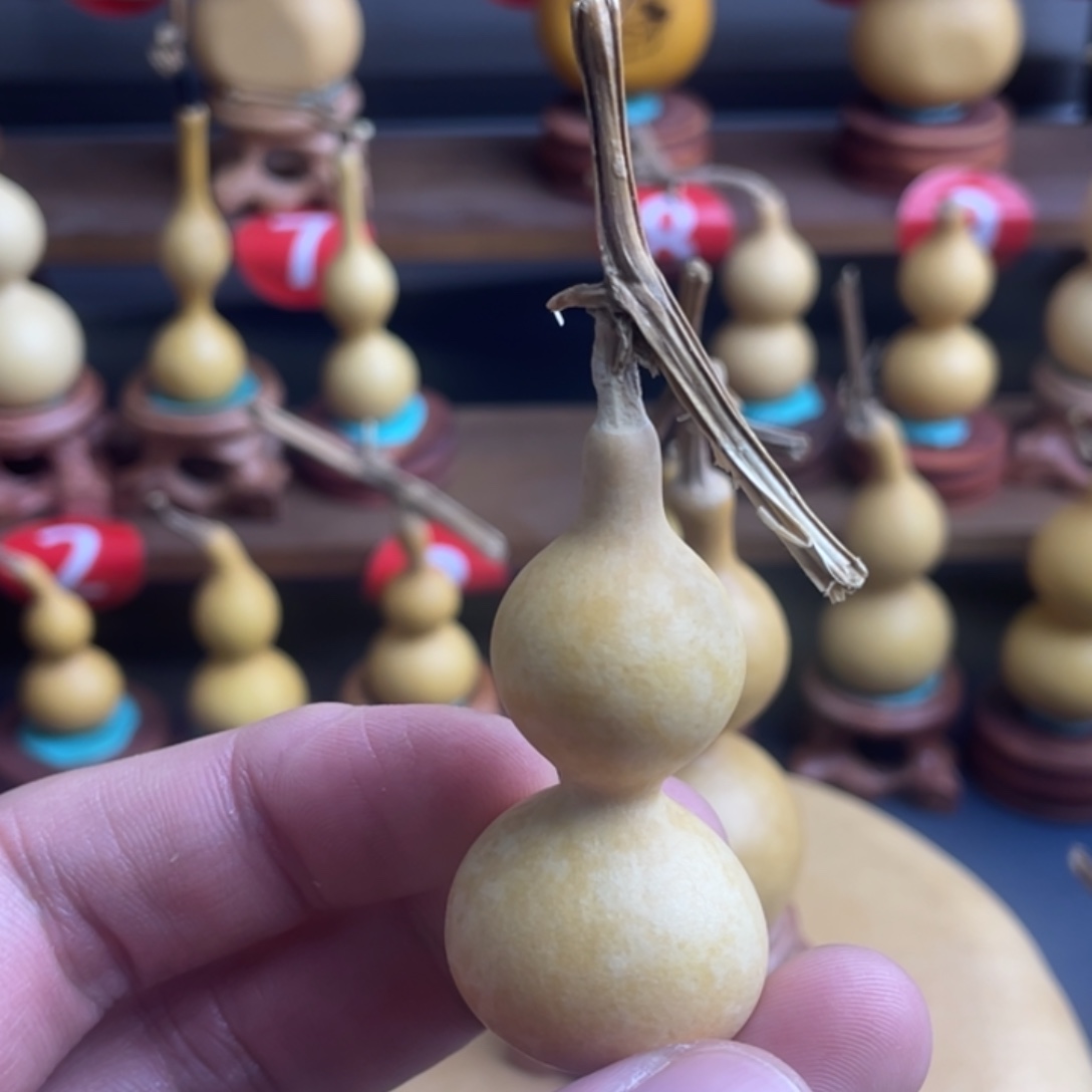 嗯***。大叶紫檀（黑酸枝木类）