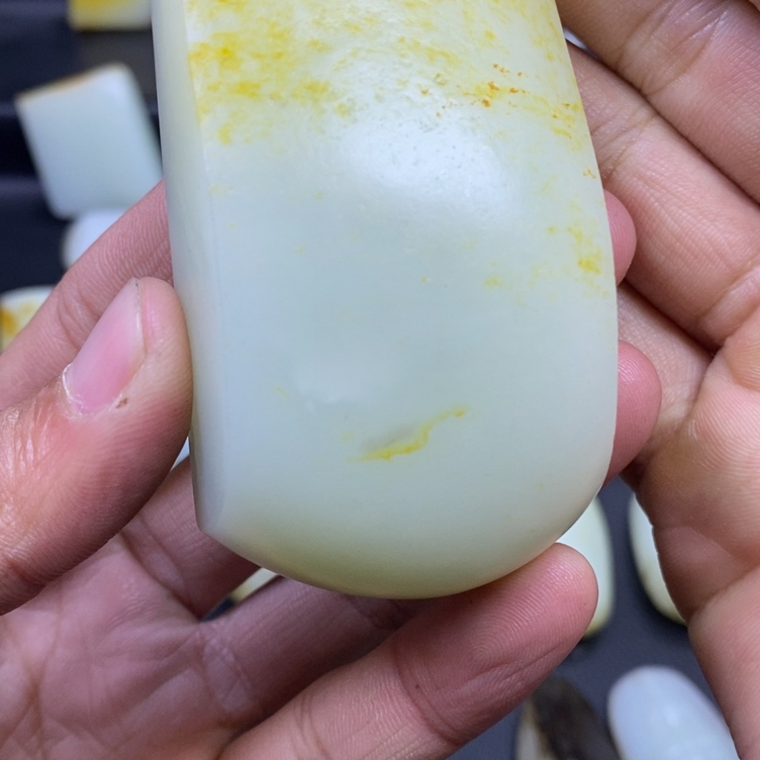 未镶嵌吊坠定制和田玉c**