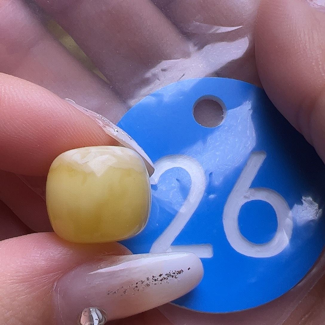 未镶嵌蜜蜡裸石微瑕13.5mm老型