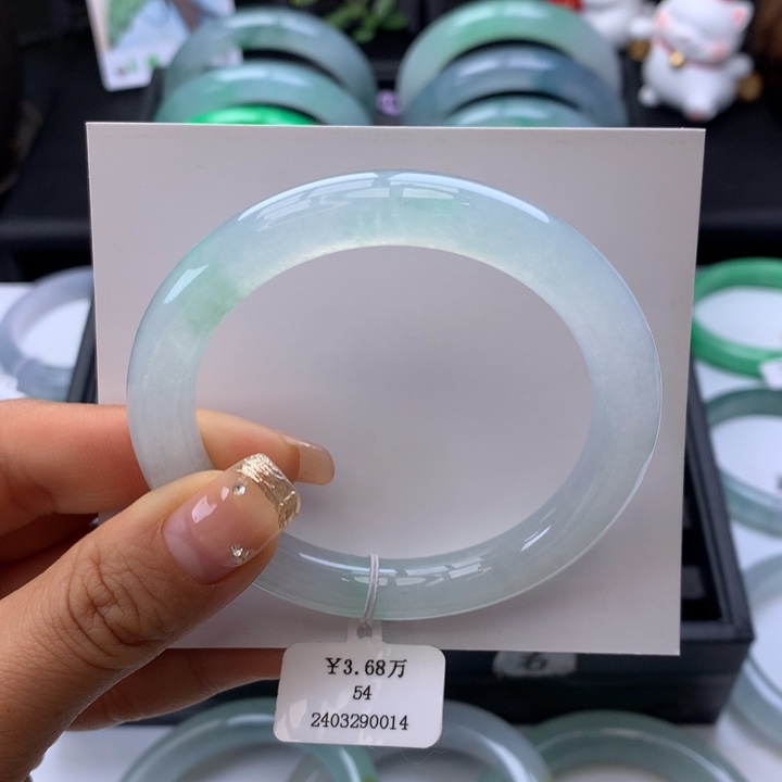 翡翠手镯未镶嵌圆条