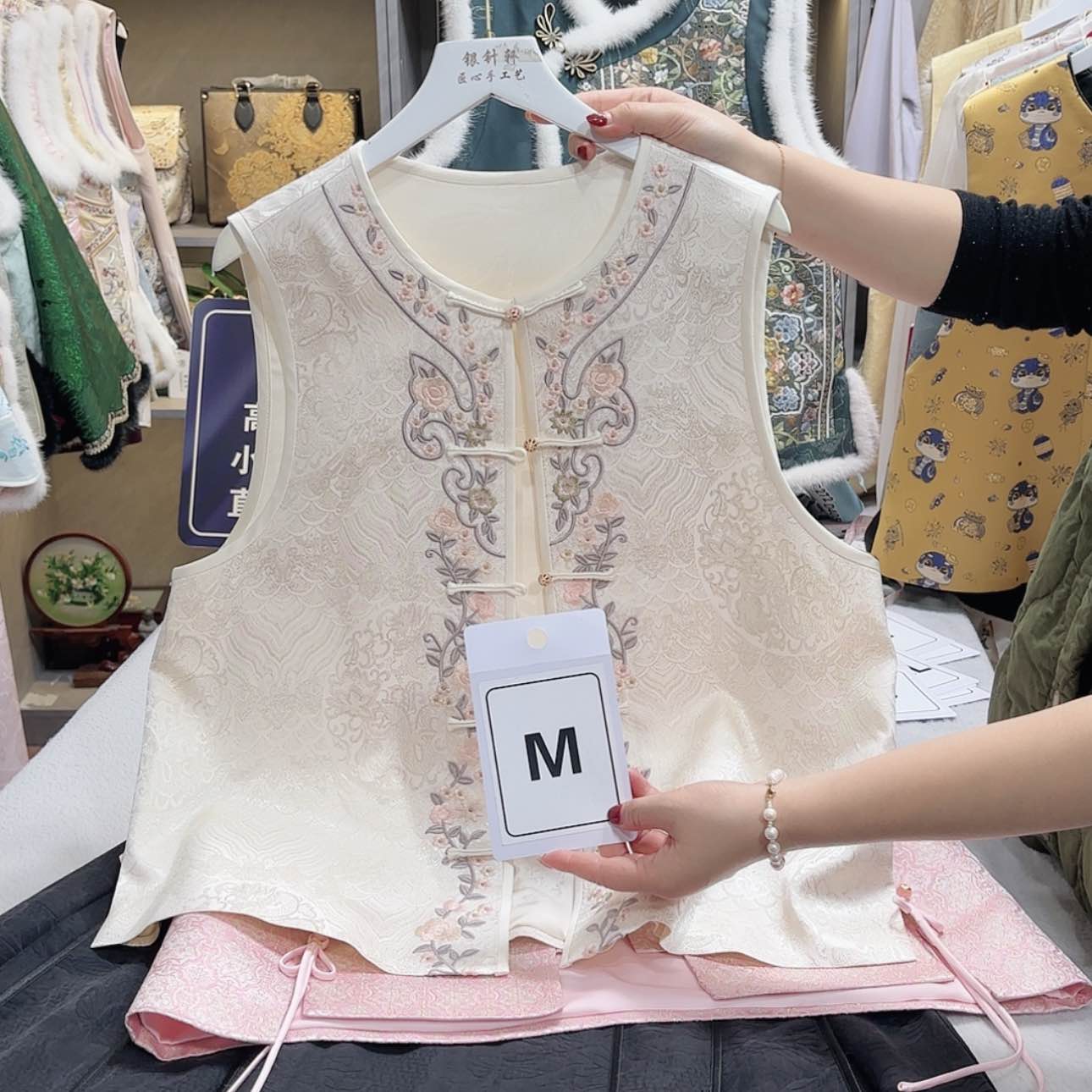 【闪购商品】织绣C**o非法所得者发发发