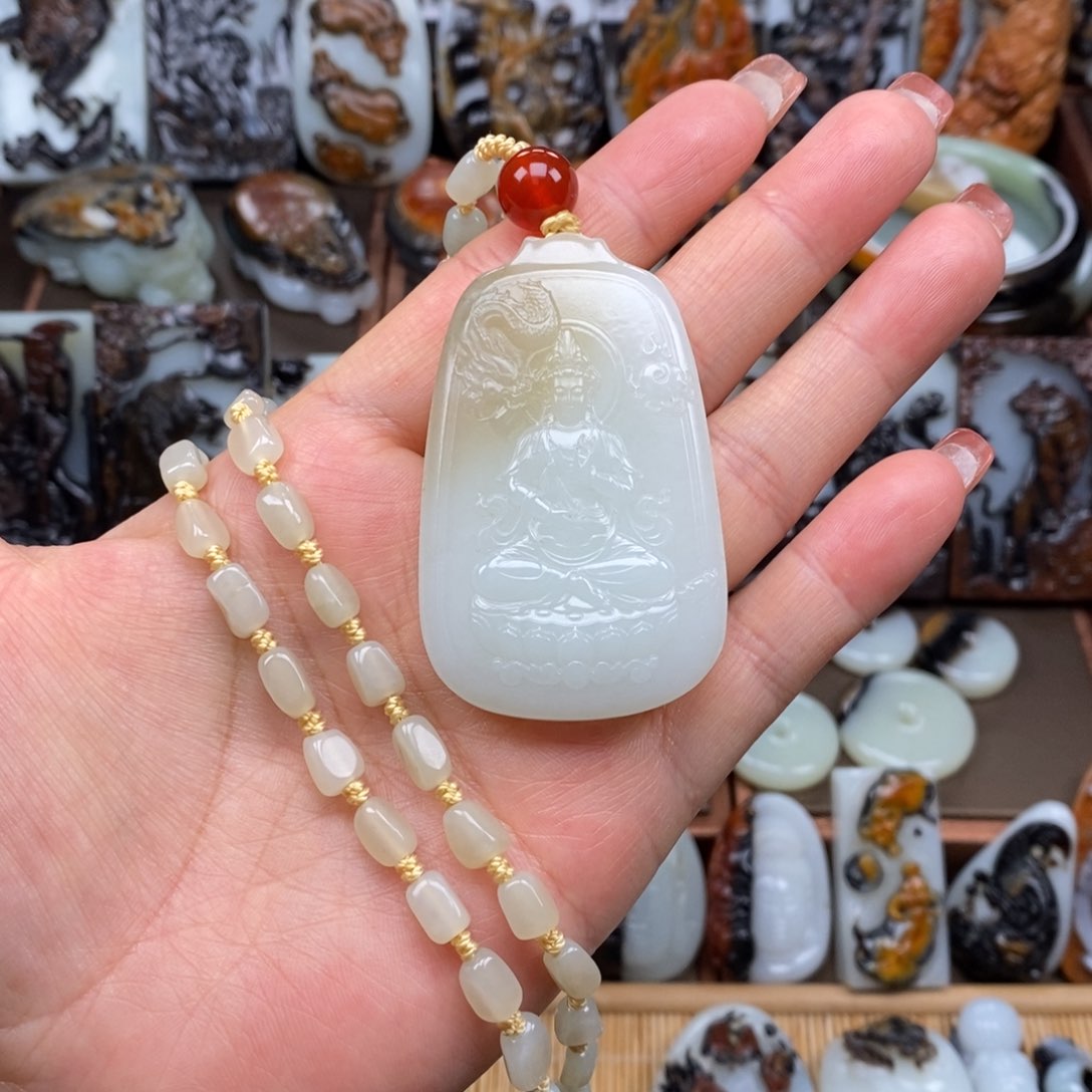 颈饰未镶嵌和田玉