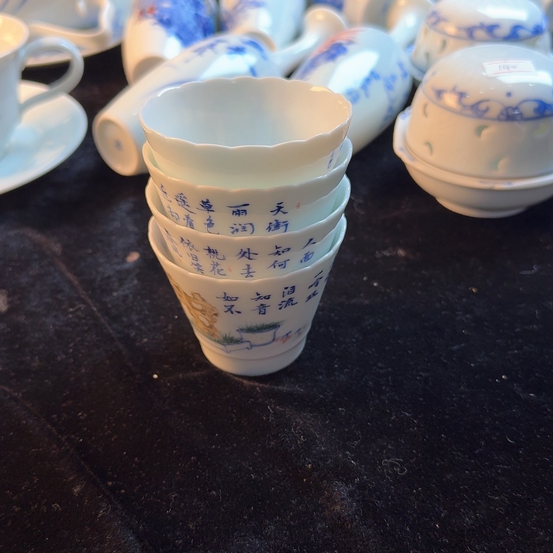 西****是因为那句不喜欢就放弃不属于她人缘