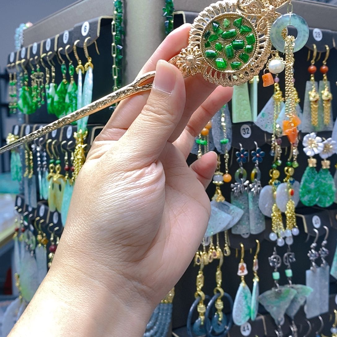 未镶嵌翡翠耳饰翡翠