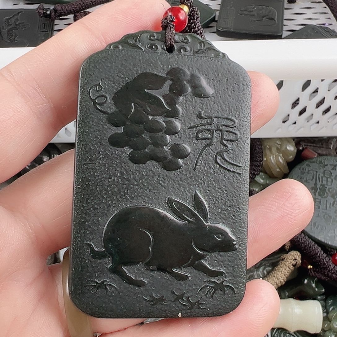 颈饰未镶嵌和田玉