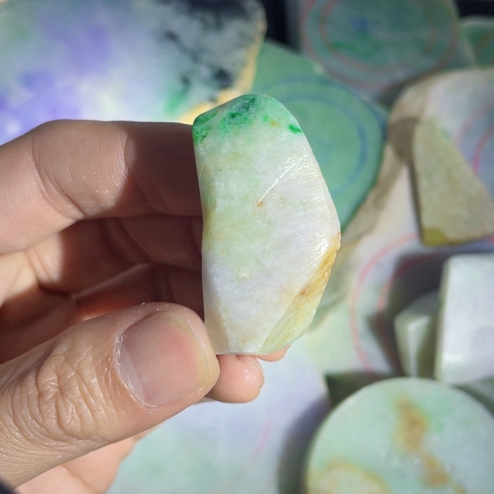 翡翠未镶嵌挂件片料