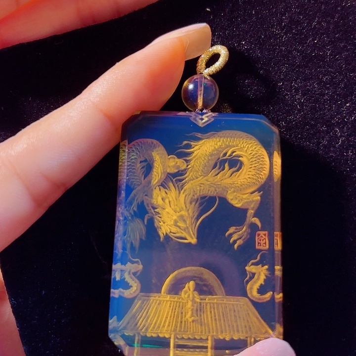 未镶嵌蓝珀珠宝奇石墨西哥蓝珀龙牌吊坠