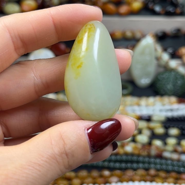 和田玉未镶嵌手串