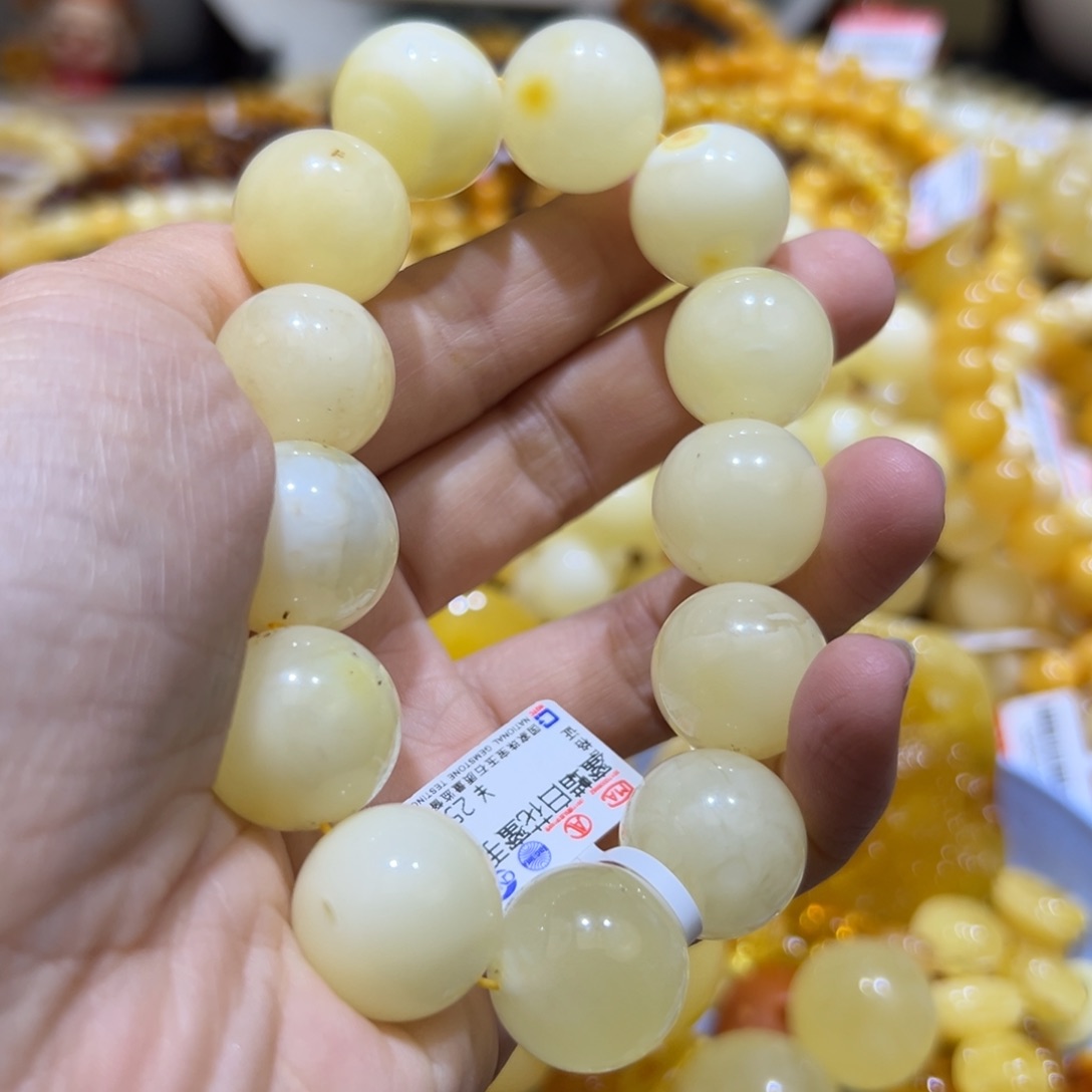 琥珀珠宝奇石未镶嵌