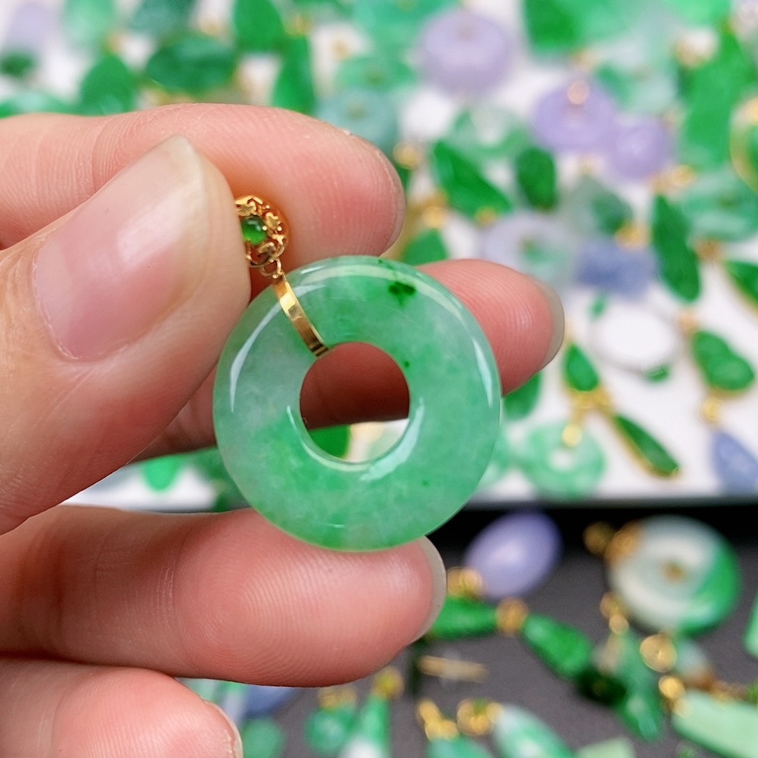 翡翠吊坠(不含链)18K金镶嵌