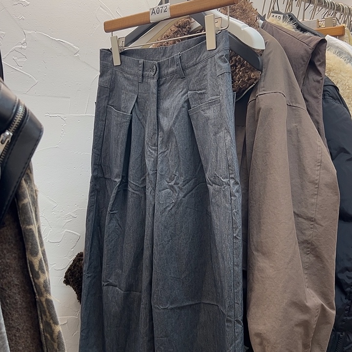 今天新款 很美的裤子 S 