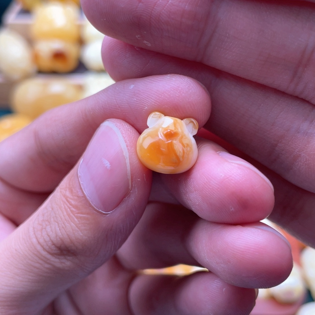 琥珀未镶嵌裸石蜜蜡