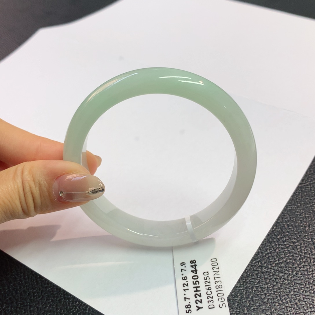 翡翠手镯未镶嵌缅甸翡翠手镯