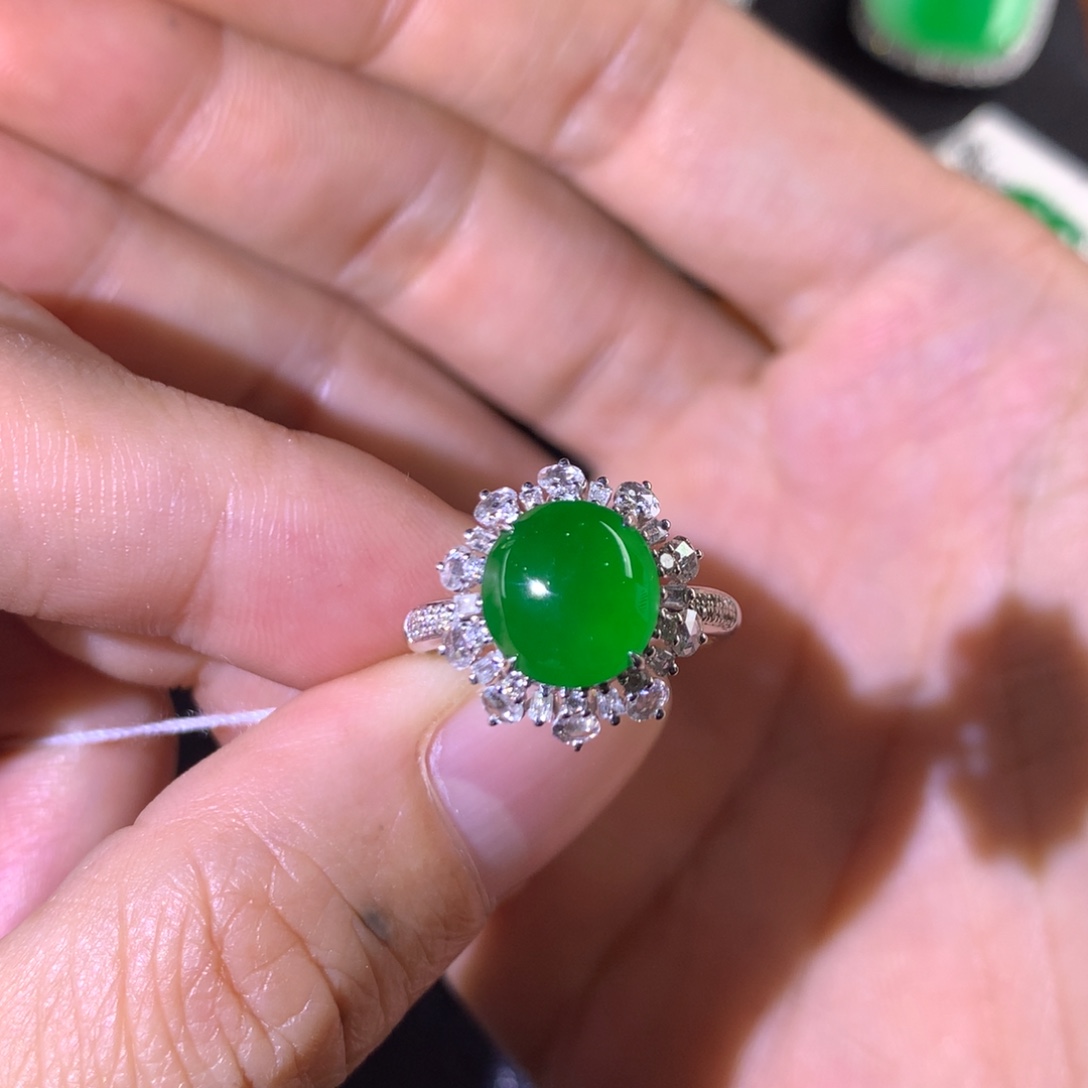 翡翠18K金镶嵌戒指翡翠