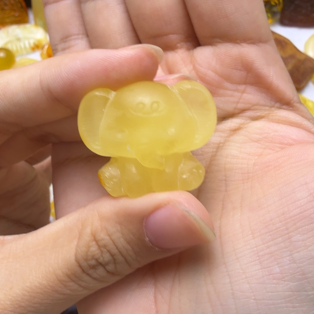 蜜蜡未镶嵌珠宝奇石