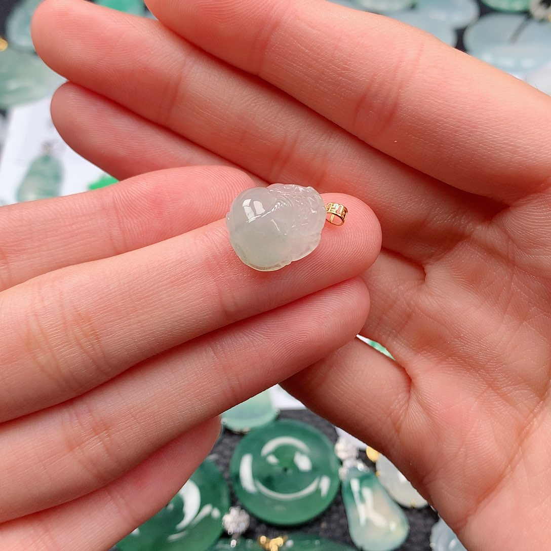 翡翠颈饰18K金镶嵌天然翡翠