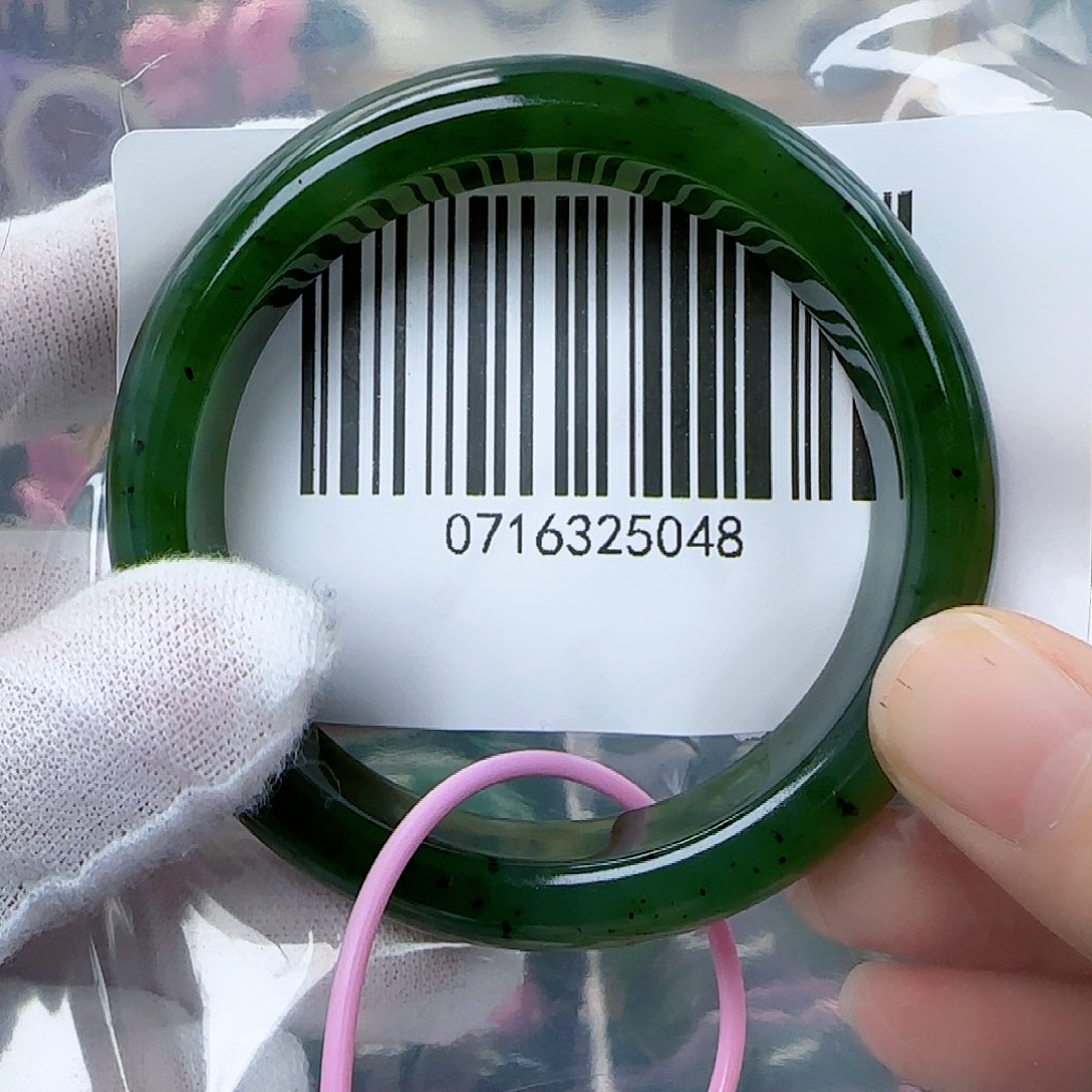 和田玉（碧玉）手镯未镶嵌微瑕5253