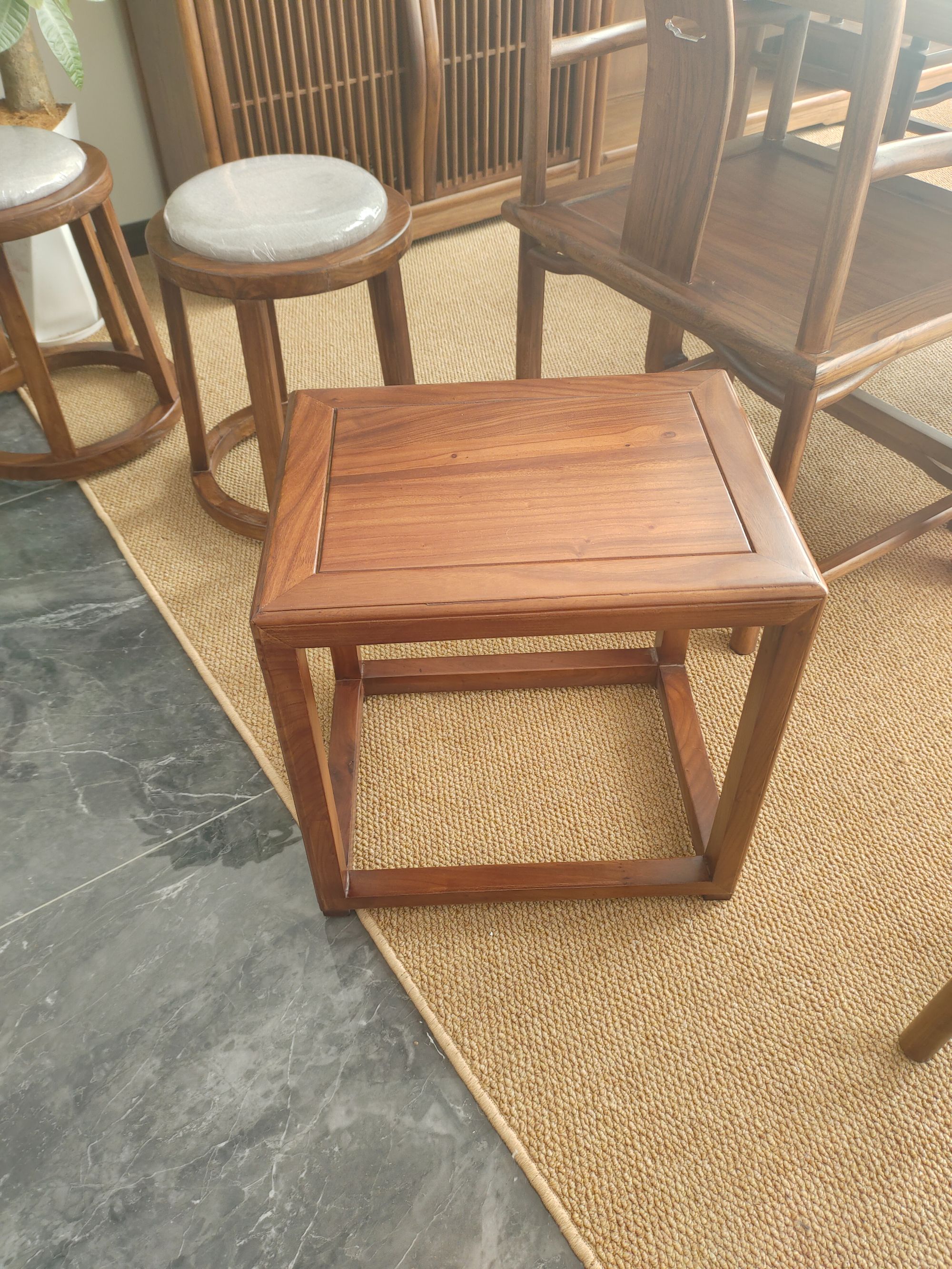 马鞍凳圆凳方凳凳子椅子餐椅家用简约北欧新中式餐厅凳子餐椅家用