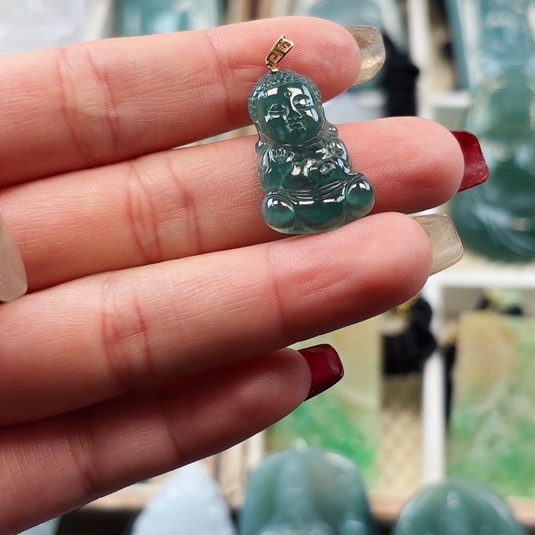 翡翠颈饰18K金镶嵌宝宝佛