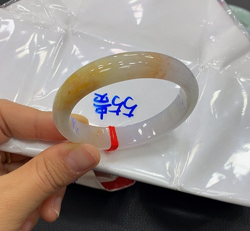 天然缅甸翡翠手镯
