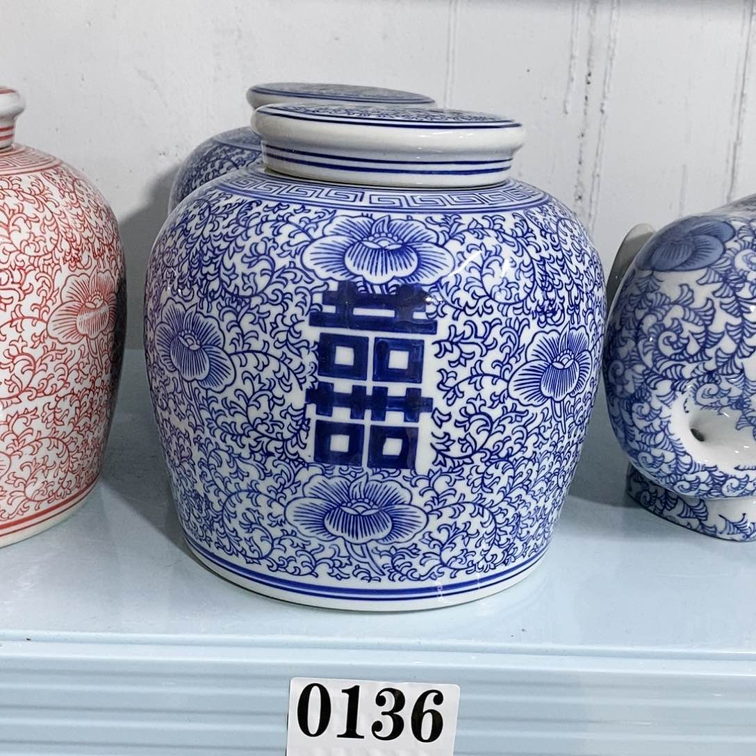 【闪购商品】摆件双喜储物罐瓷器………………………………