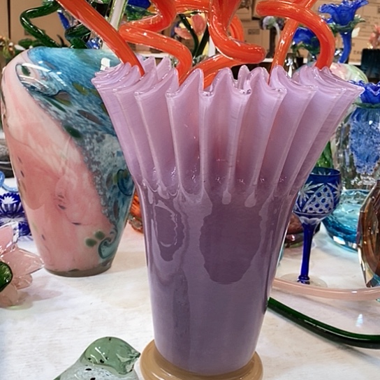 琉璃花瓶高45厘米宽9厘米