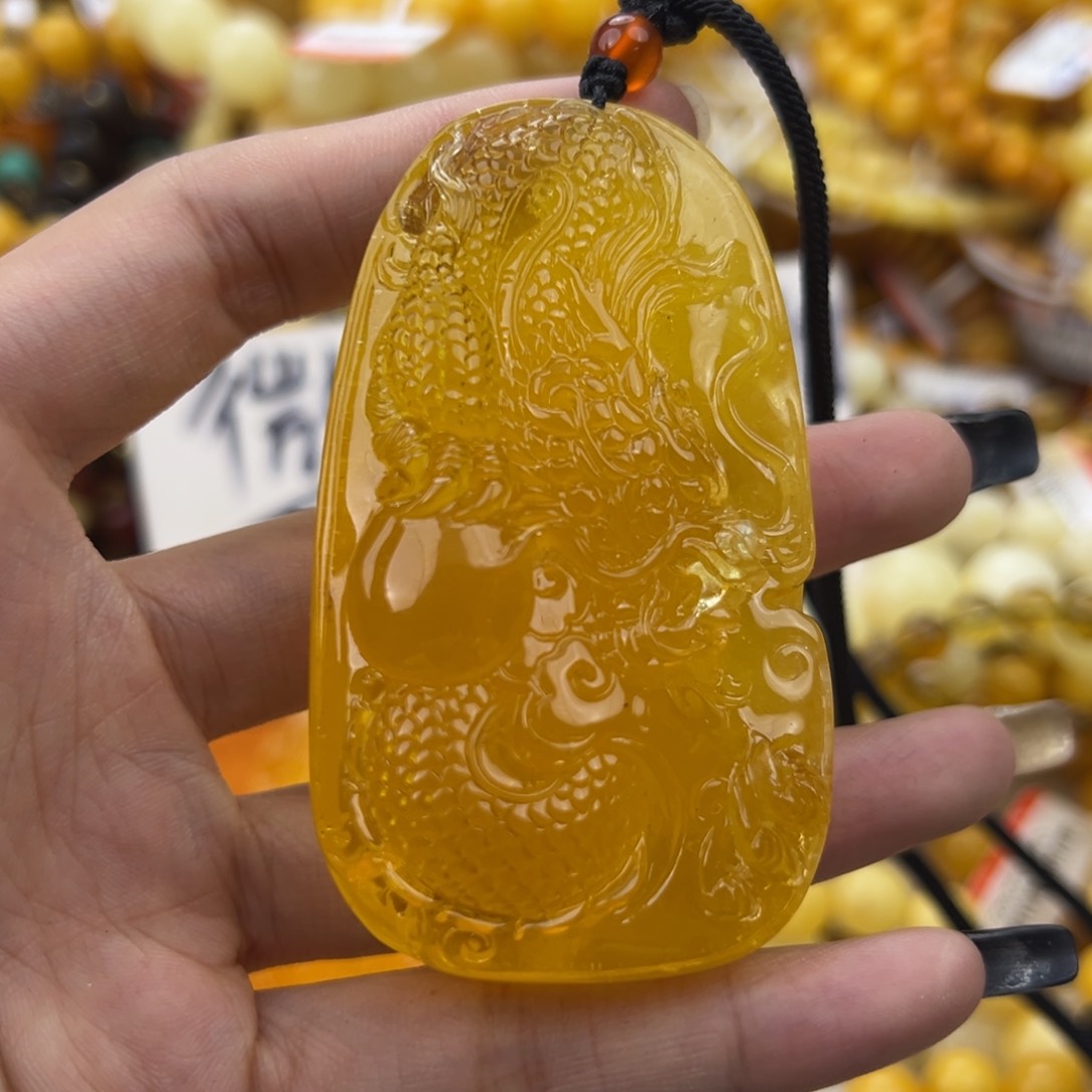 琥珀珠宝奇石未镶嵌