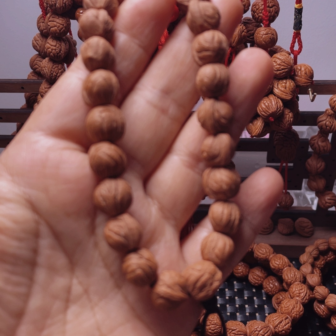 木质类龙纹桃枭手串