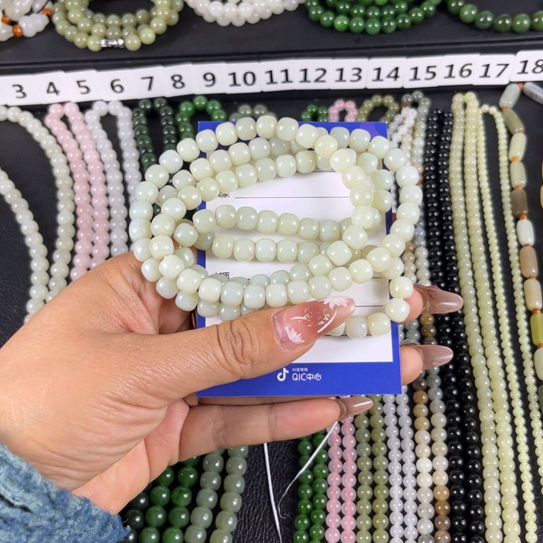 和田玉未镶嵌颈饰驾****?