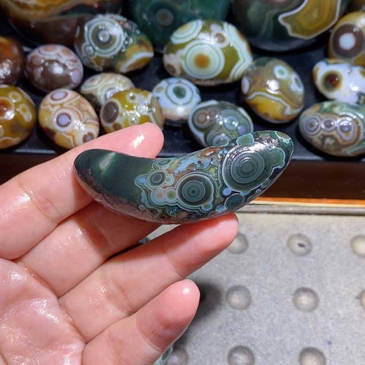 未镶嵌玛瑙/玉髓珠宝半成品随*飘