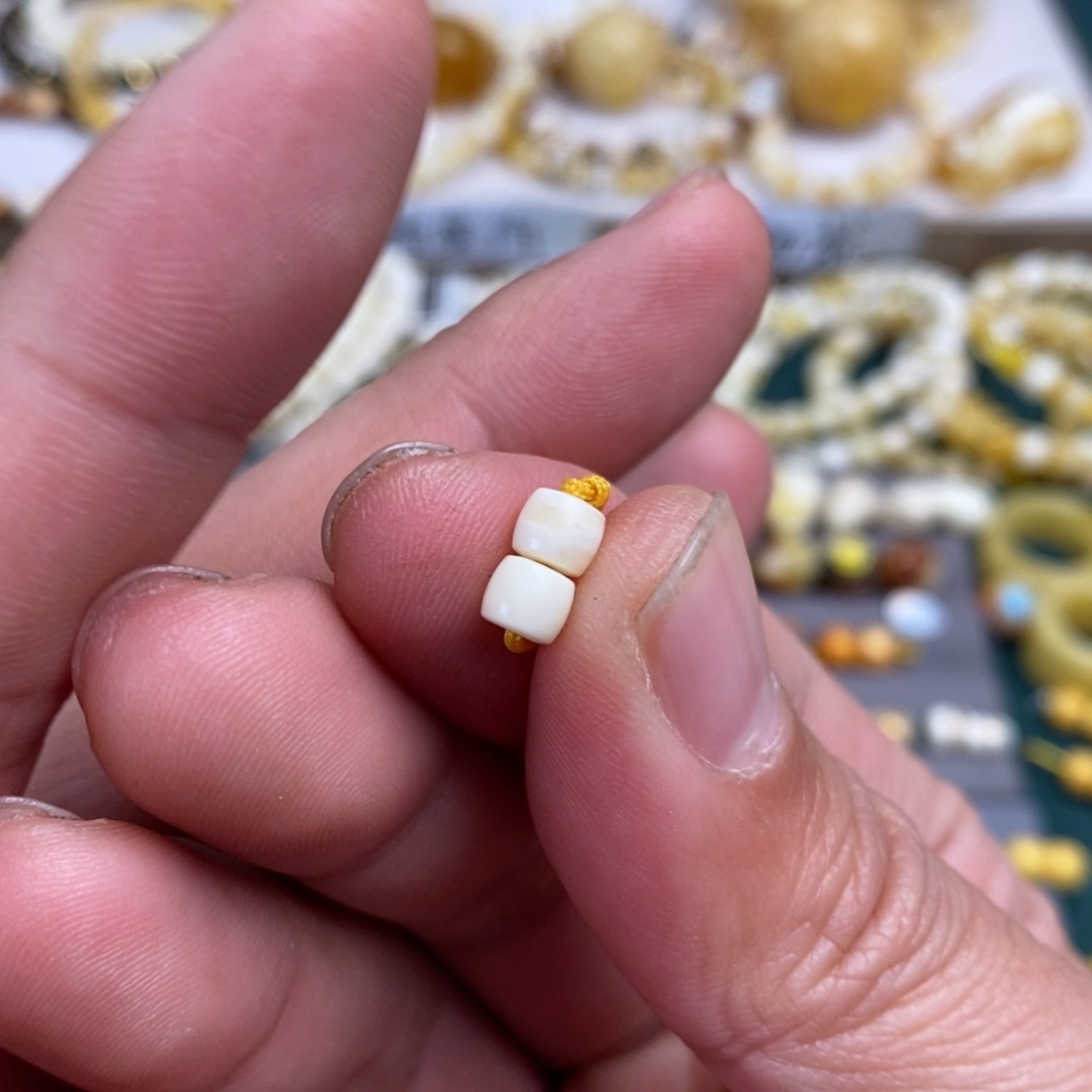 琥珀裸石未镶嵌5.3mm直切