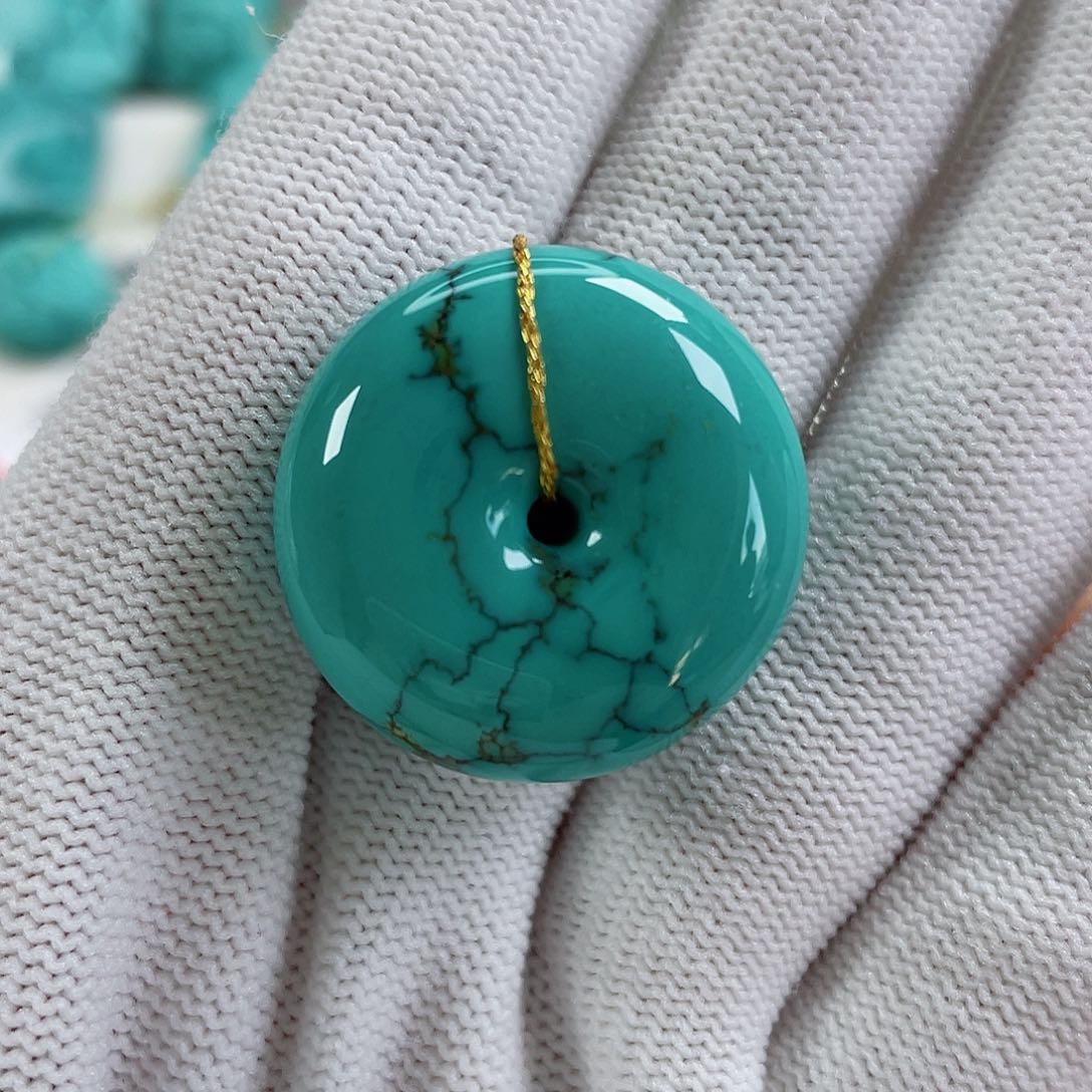 绿松石颈饰未镶嵌