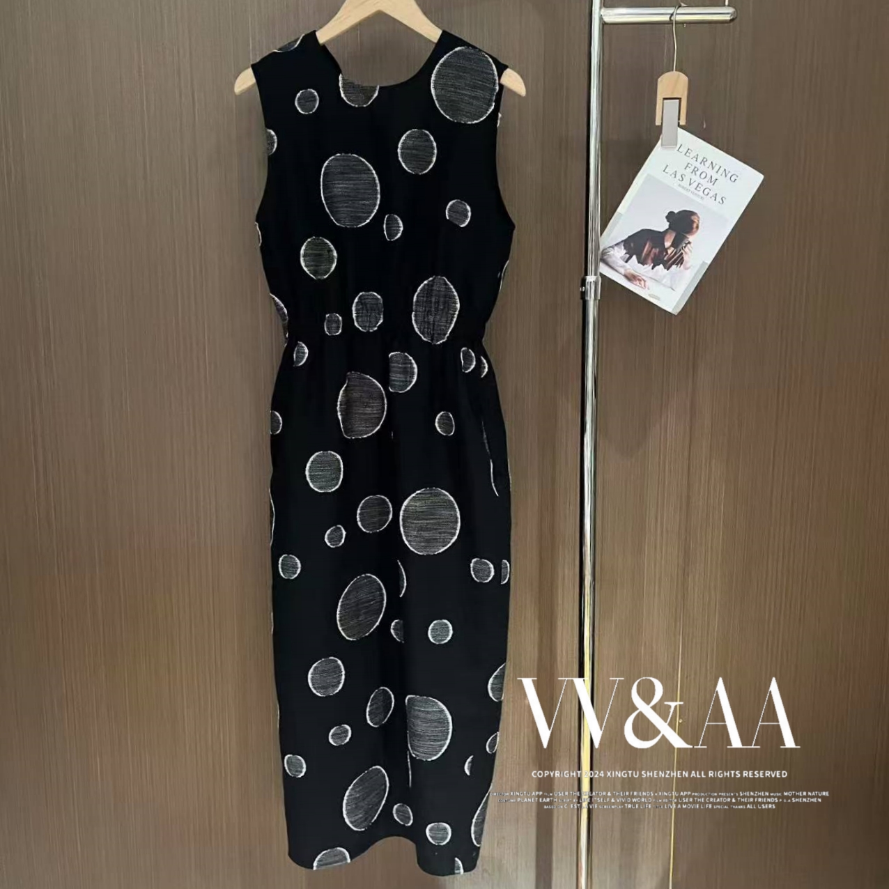 VV&AA 文艺复古波点印花无袖连衣裙（后开叉） D26029