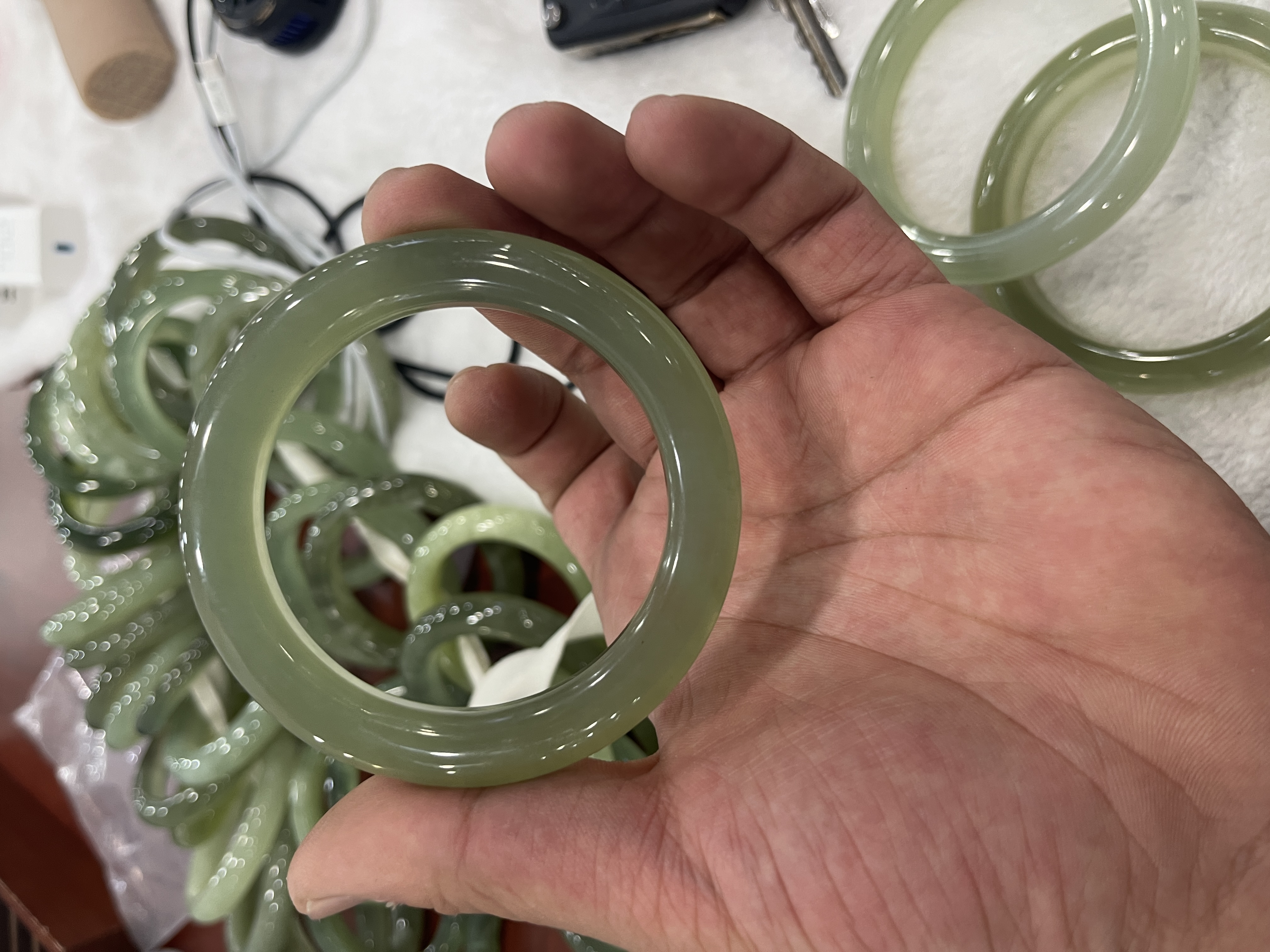 精美岫玉手镯主播选货 多样性发货