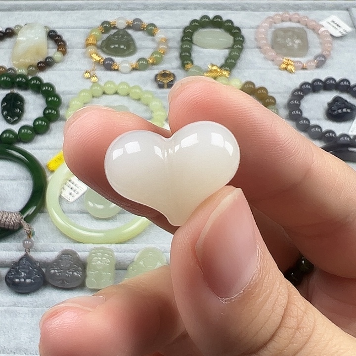 和田玉未镶嵌珠宝半成品