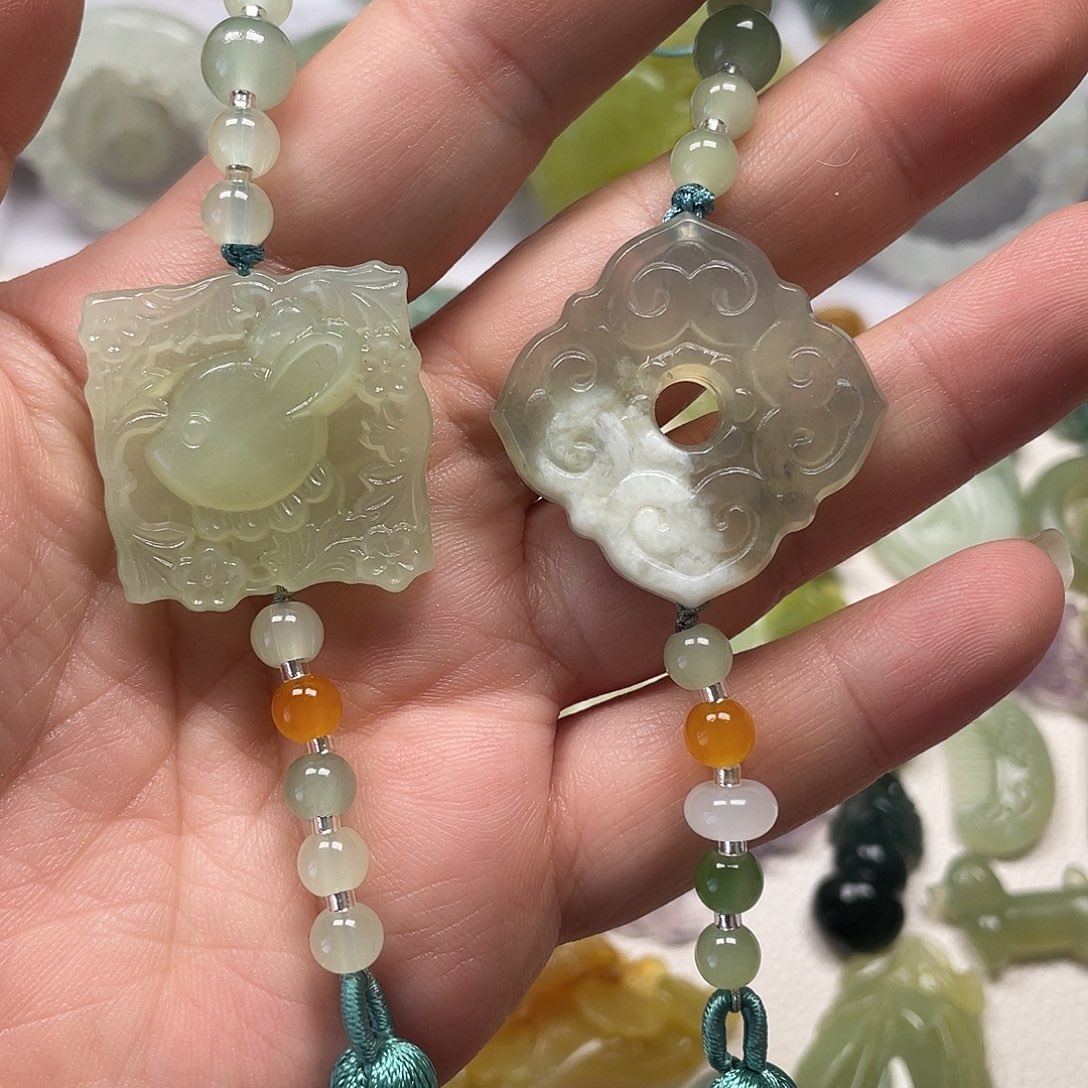 蛇纹石玉未镶嵌颈饰