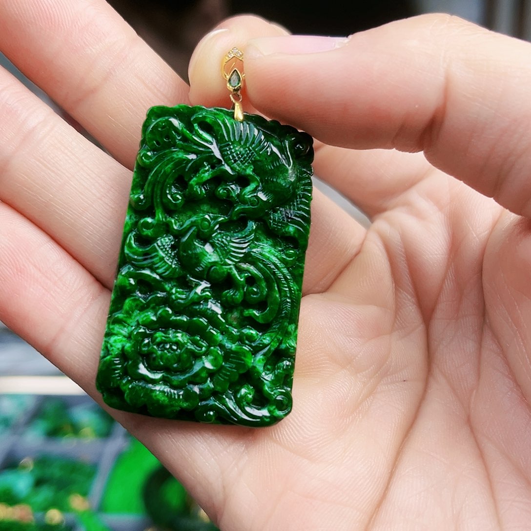 翡翠颈饰18K金镶嵌吊坠