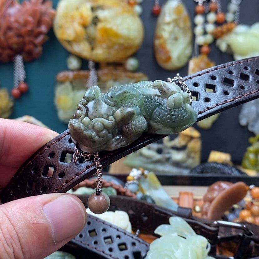 【闪购商品】蛇纹石玉手牌未镶嵌