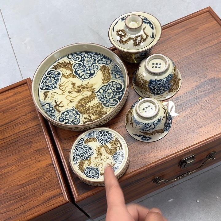 杯釉里金如意穿花龙5件套