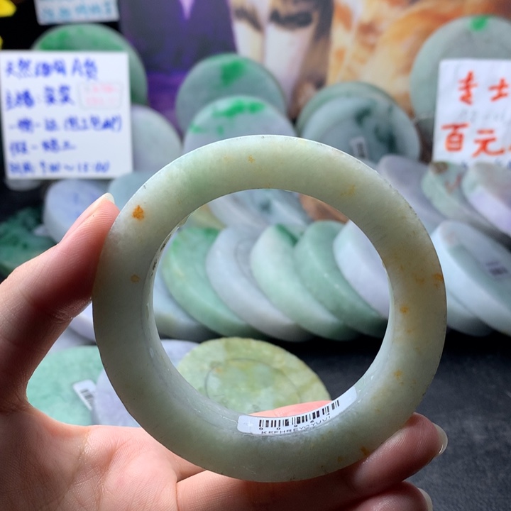 定制翡翠未镶嵌手镯