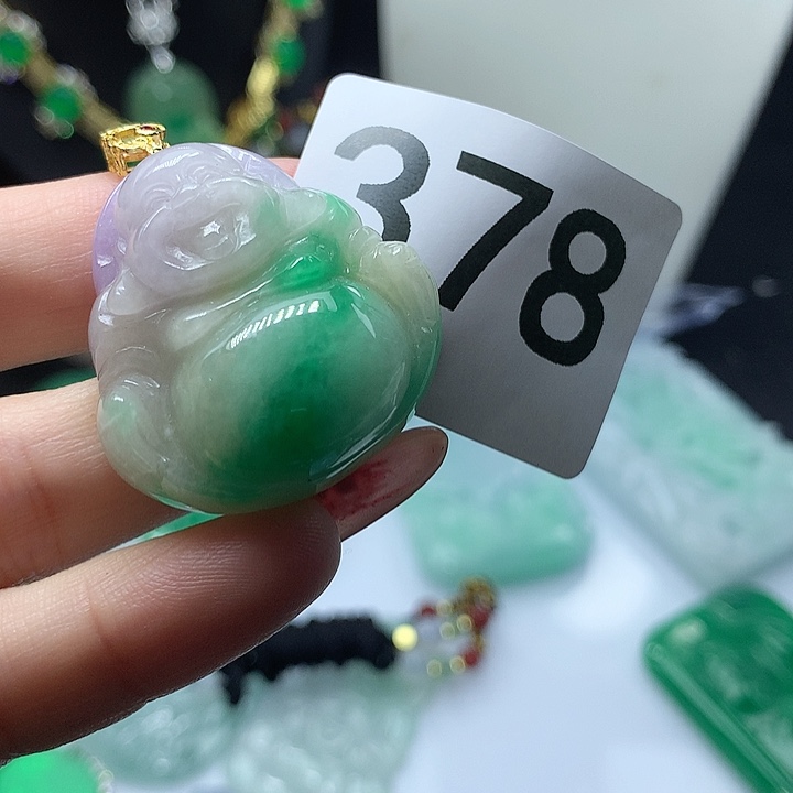 翡翠吊坠(赠链)未镶嵌