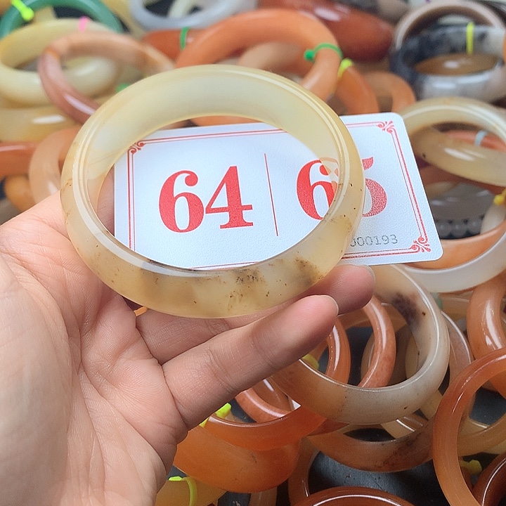 未镶嵌石英质玉（黄龙玉）手镯@**宝