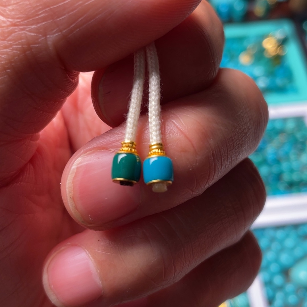 绿松石颈饰未镶嵌