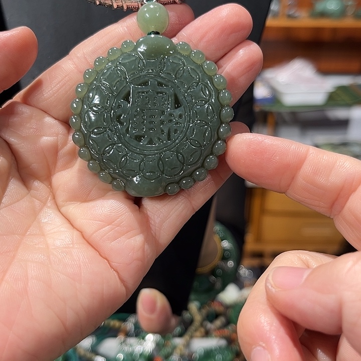 颈饰未镶嵌和田玉