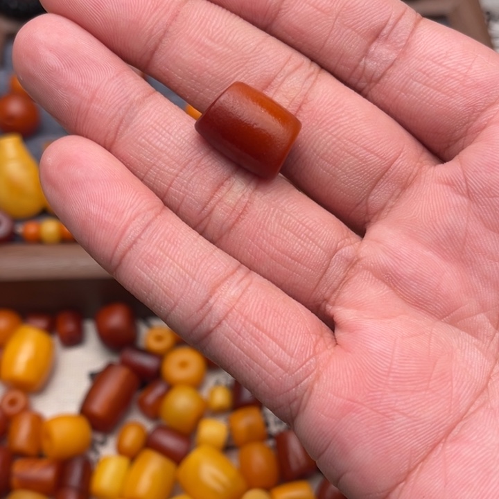 梁***三琥珀未镶嵌裸石蜜蜡马蹄