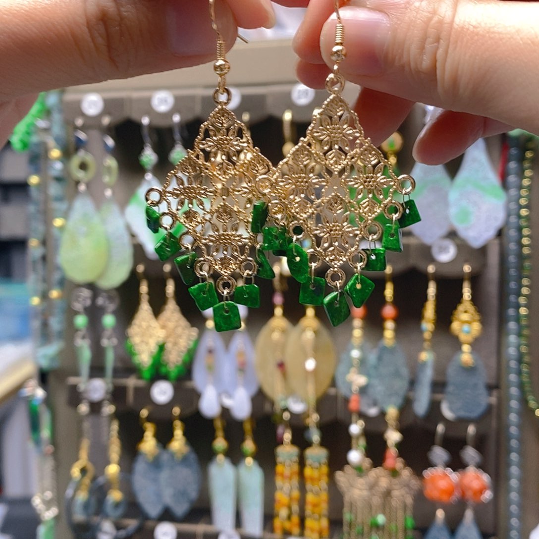 未镶嵌翡翠耳饰翡翠