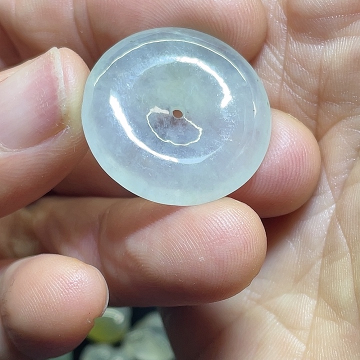 翡翠未镶嵌颈饰平安扣