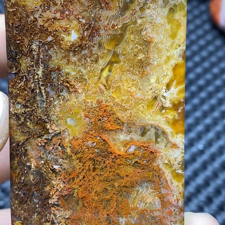 玛瑙/玉髓颈饰未镶嵌Z****?