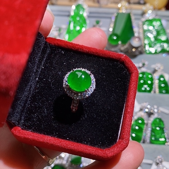 翡翠未镶嵌戒指戒指4