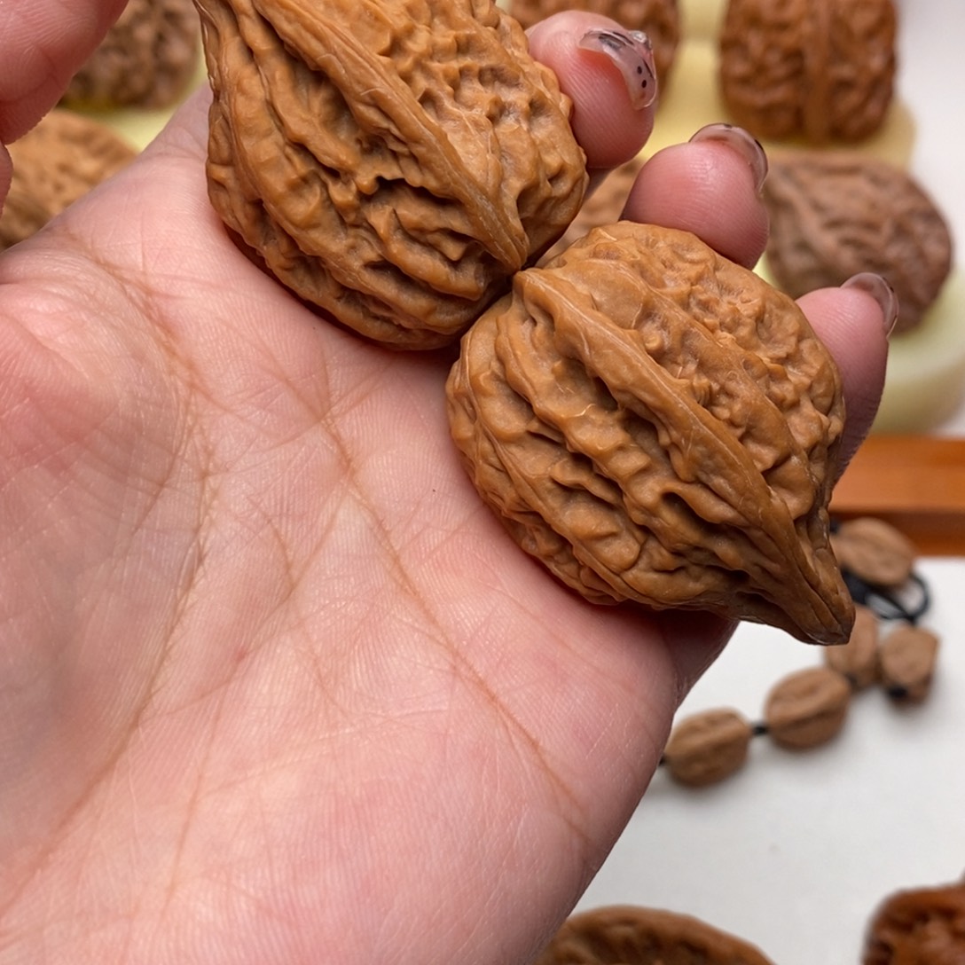 L***g文玩核桃吊坠34瓷瓶鸭嘴